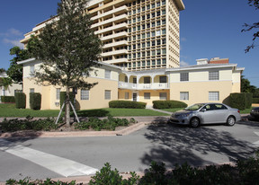 701 Valencia Apartamentos