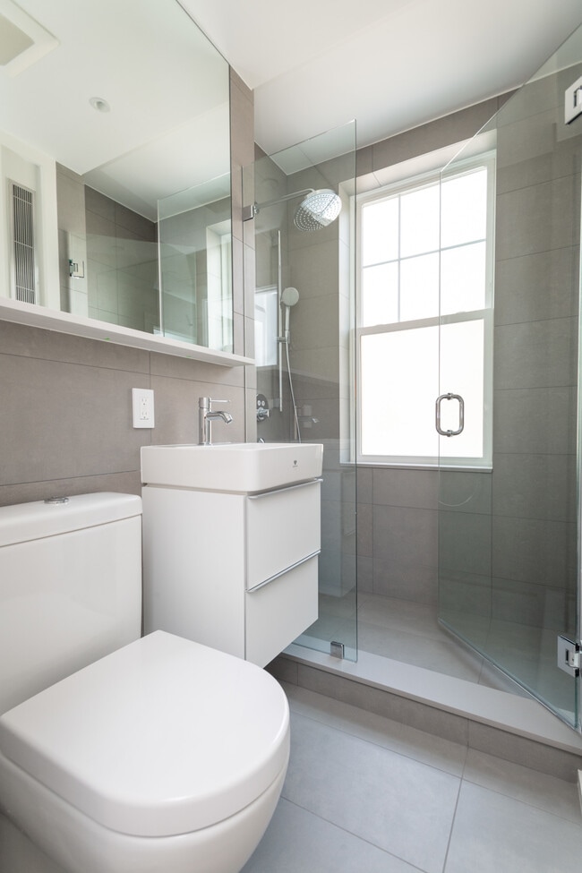 16 Forest St, Unit 21 in Cambridge, MA - Building Photo - Building Photo