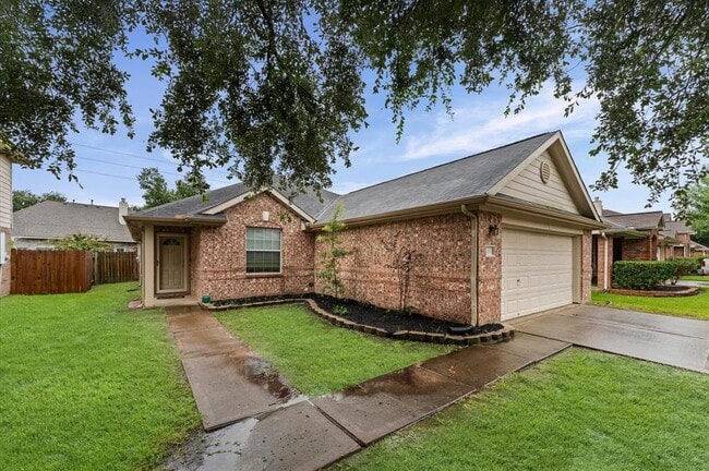 11919 Piney Bend Dr in Tomball, TX - Building Photo - Building Photo