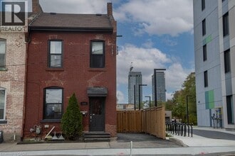 116 Bay St N in Hamilton, ON - Building Photo - Building Photo