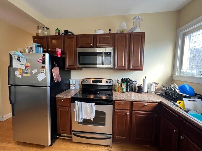 1 Victoria St, Unit 2 in Somerville, MA - Building Photo - Building Photo