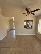 9504 Twain Way in Bakersfield, CA - Building Photo - Building Photo
