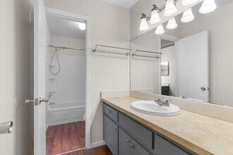 2078 Loma Linda Way N in Clearwater, FL - Building Photo - Building Photo