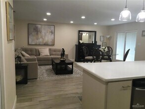 700 Fern Ave W, Unit 5 in McAllen, TX - Building Photo - Building Photo