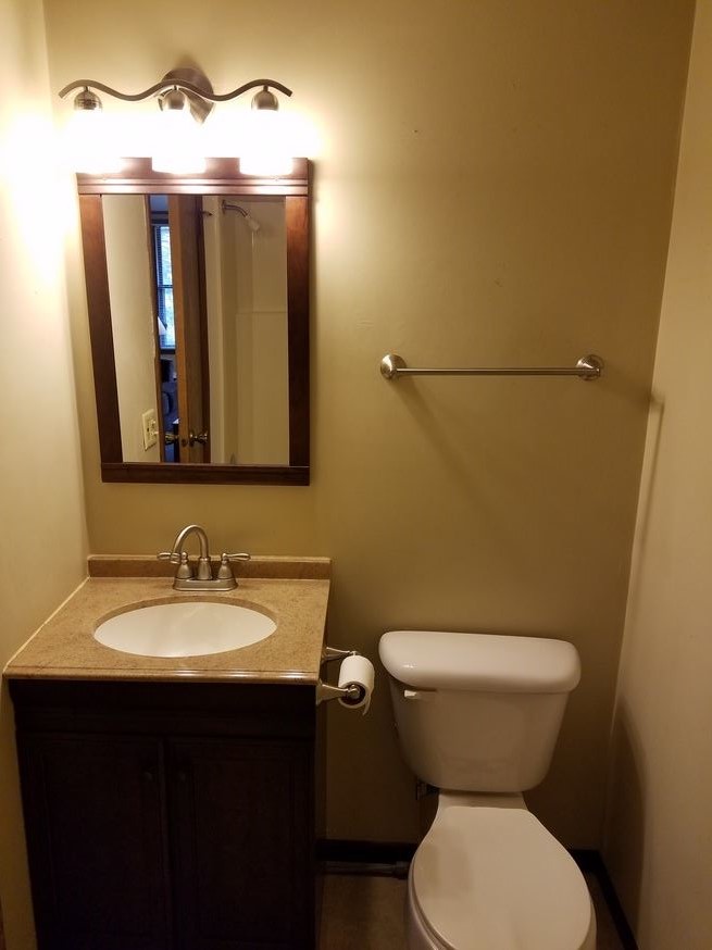 Carleton Court Apartments in Erie, PA | ApartmentHomeLiving.com