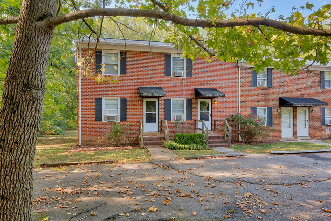 Powhatan Apartments in Powhatan, VA - Building Photo - Building Photo