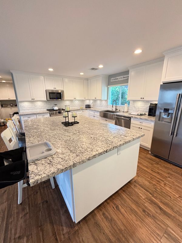 property at 13758 Lakeview Ct