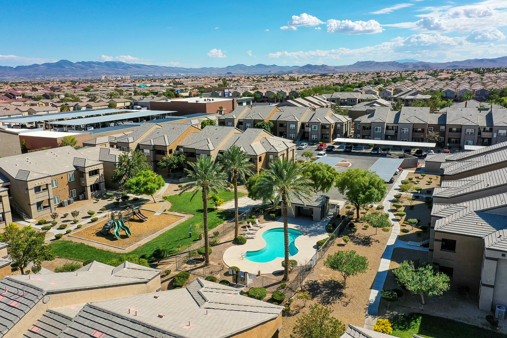 Pinehurst Condominiums in Las Vegas, NV - Building Photo