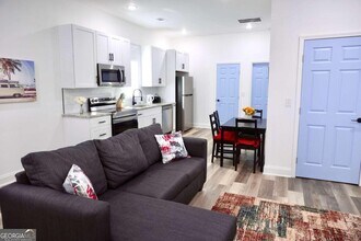 1455 Jonesboro Rd SE in Atlanta, GA - Building Photo - Building Photo