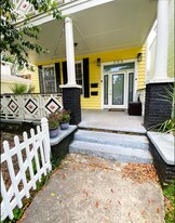 305 E 32nd St in Savannah, GA - Building Photo