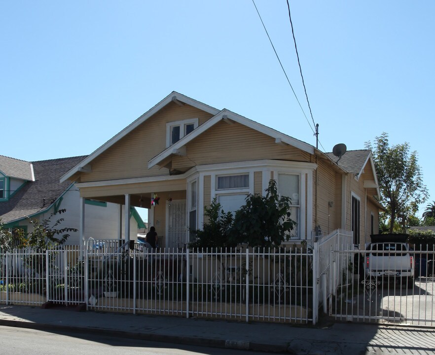 610 E 24th St in Los Angeles, CA - Building Photo