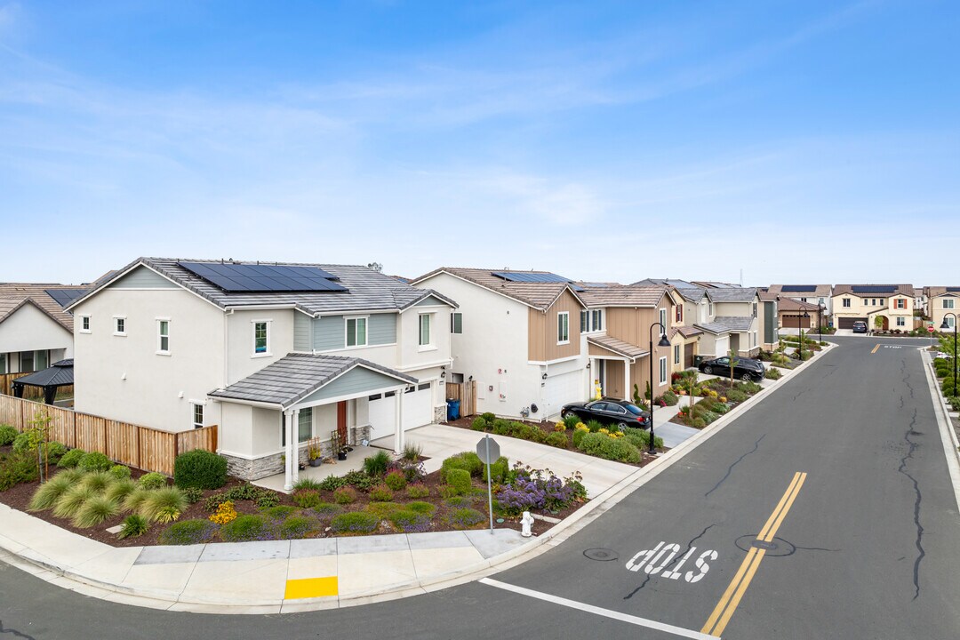 Cielo at Sand Creek in Antioch, CA - Foto de edificio