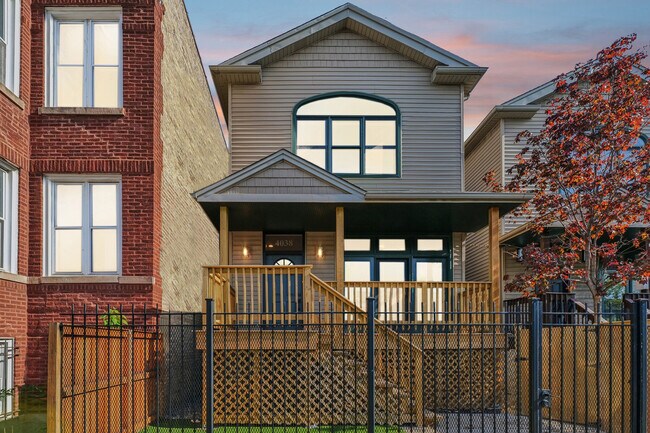 4038 W Addison St in Chicago, IL - Building Photo - Building Photo