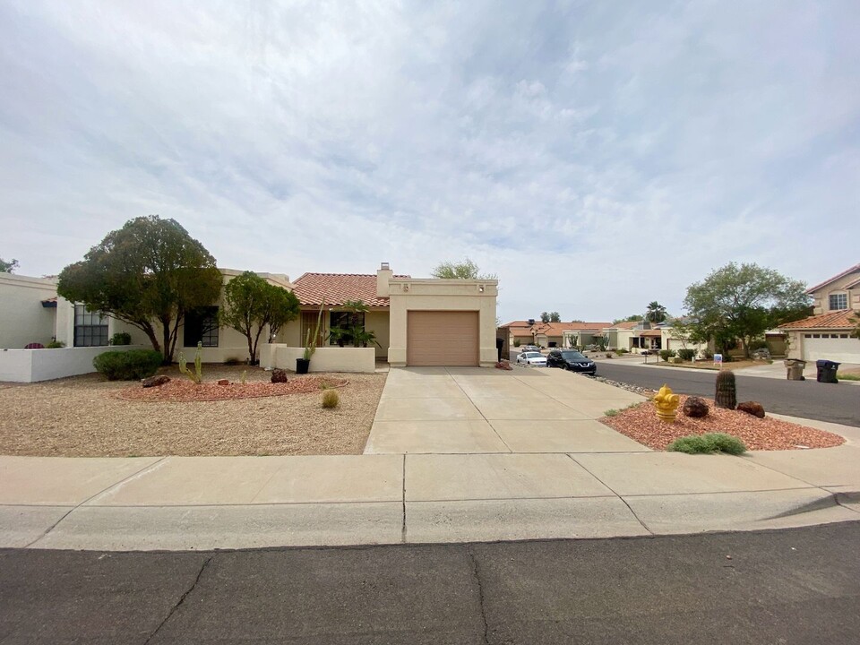 11343 W Townley Ave in Peoria, AZ - Building Photo