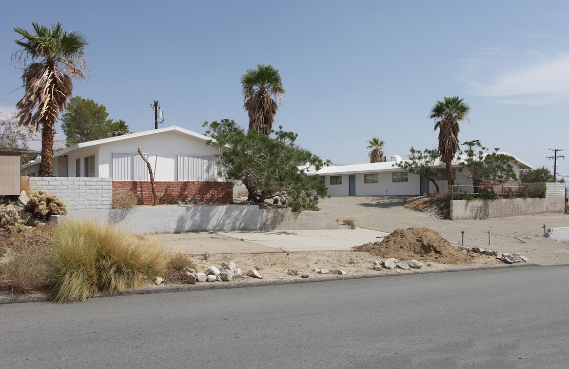 17466 Mountain View Rd in Desert Hot Springs, CA - Building Photo