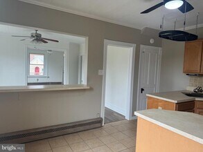 242 E Broad St in Trumbauersville, PA - Building Photo - Building Photo