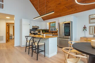 416 W Ridge Dr in Burnsville, NC - Building Photo - Building Photo