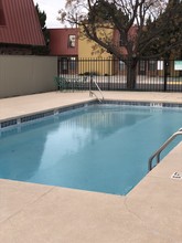 Summerwind Terrace Townhomes in Hobbs, NM - Foto de edificio - Building Photo