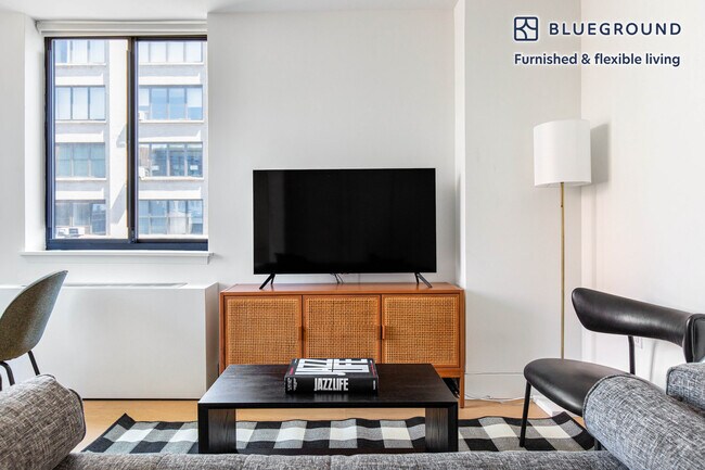 250 W 19th St in New York, NY - Building Photo - Building Photo