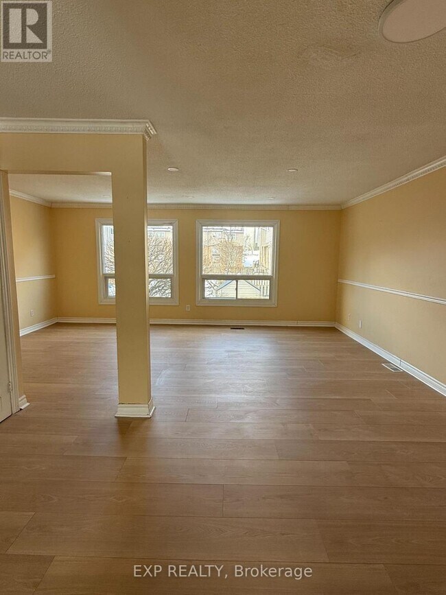 2050 Upper Middle Rd in Burlington, ON - Building Photo - Building Photo