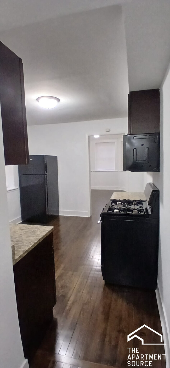 1327 N Avers Ave in Chicago, IL - Building Photo - Building Photo