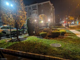 104 E Elizabeth Ave in Linden, NJ - Building Photo