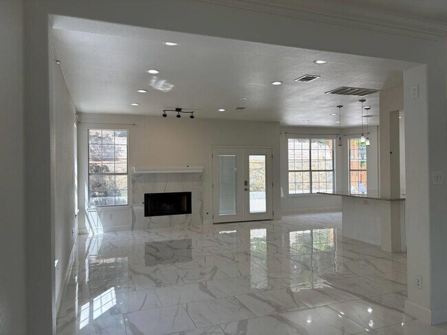 7730 Lakewood Dr in Austin, TX - Building Photo - Building Photo