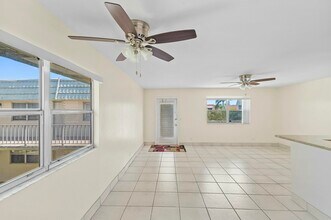 706 Saxony Pl in Delray Beach, FL - Building Photo - Building Photo