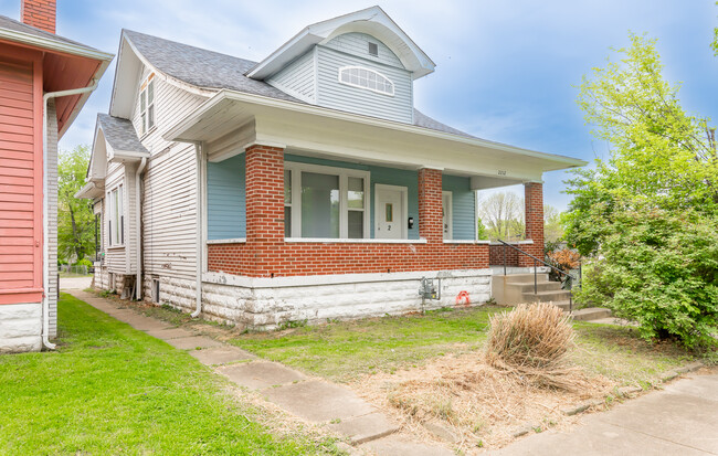 2212 E Spring St in New Albany, IN - Building Photo - Building Photo