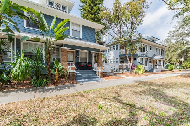 Coliseum Apartments