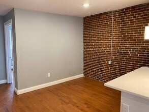 34 Chelsea Ter, Unit #3 in Boston, MA - Building Photo - Building Photo