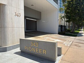 343 Pioneer Dr in Glendale, CA - Building Photo - Building Photo
