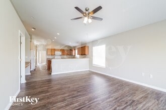 984 Alsace Dr in Kissimmee, FL - Foto de edificio - Building Photo