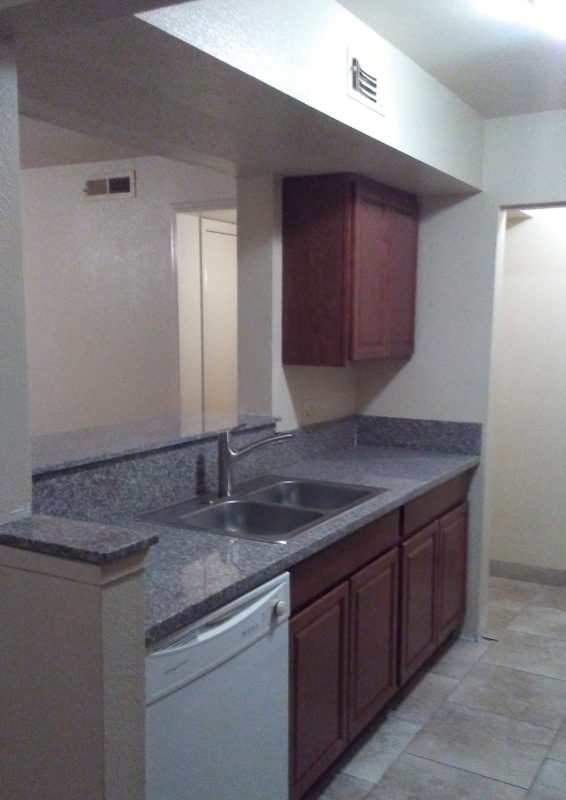 2925 Winkler Ave in Ft. Myers, FL - Foto de edificio - Building Photo