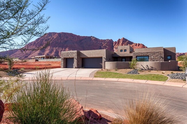 property at 819 E Palisades Dr