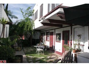 3330 Caroline Ave in Culver City, CA - Foto de edificio - Other