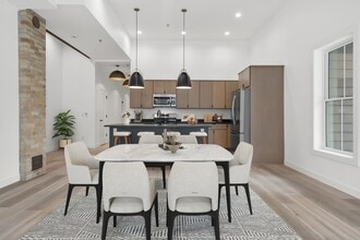 308 Oak St, Unit 102 in Slinger, WI - Building Photo - Building Photo