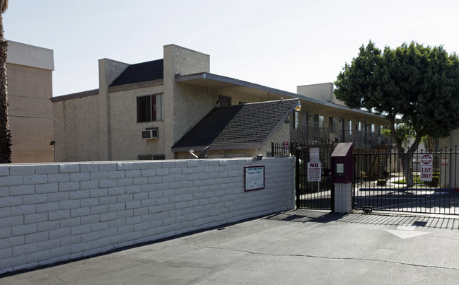 Mountain Terrace Apartments in San Bernardino, CA - Building Photo - Building Photo