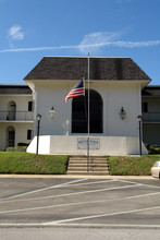 1640 NE 40th Ave in Ocala, FL - Foto de edificio - Building Photo