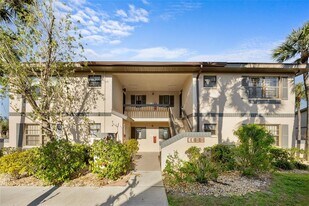 19505 Quesada Ave in Port Charlotte, FL - Building Photo