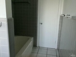 1600 E Texar Dr in Pensacola, FL - Building Photo - Building Photo