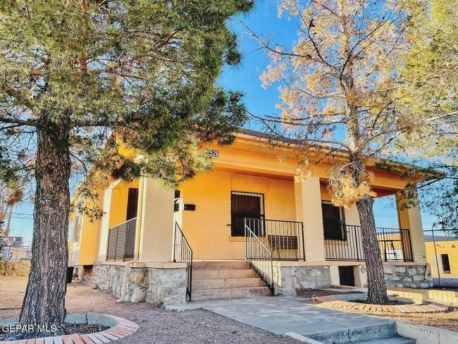 property at 2526 Yandell Dr