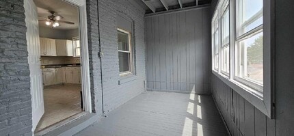 5015 W Montrose Ave, Unit 2nd floor apartment in Chicago, IL - Building Photo - Building Photo