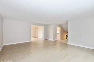 475 Laurel Ave in Highland Park, IL - Building Photo - Building Photo