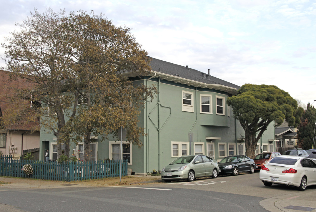 1526 Everett St in Alameda, CA - Building Photo