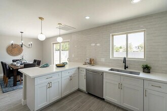 707 E Yale Dr in Tempe, AZ - Building Photo - Building Photo