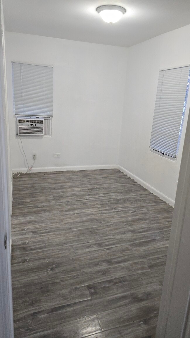 1160 NW 29th Ter in Miami, FL - Foto de edificio - Building Photo