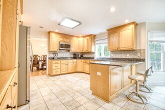 9 Mayflower Ln in Shelton, CT - Building Photo - Building Photo