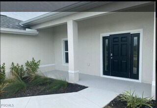 2926 Diplomat Pkwy W in Cape Coral, FL - Building Photo - Building Photo