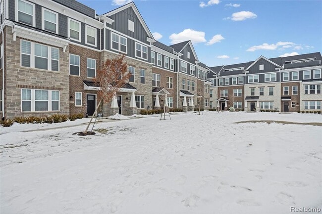 43071 Atwood Ave in Novi, MI - Building Photo - Building Photo